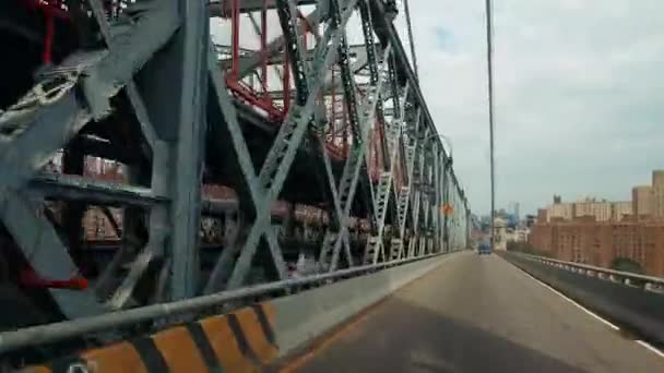 Водіння Вільямсбурзі Мосту Єднує Центр Манхеттена Брукліні — стокове відео
