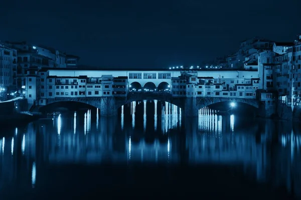 Florencia Ponte Vecchio vista nocturna —  Fotos de Stock