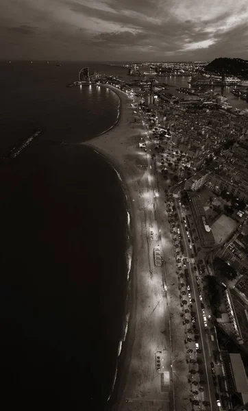 Barcelona kust luchtfoto nacht weergave — Stockfoto