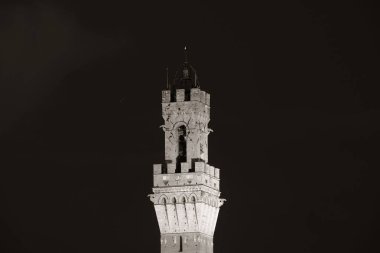 Siena City Hall çan kulesinde gece