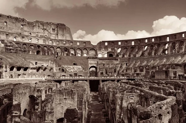 Colosseum in rome — Stockfoto