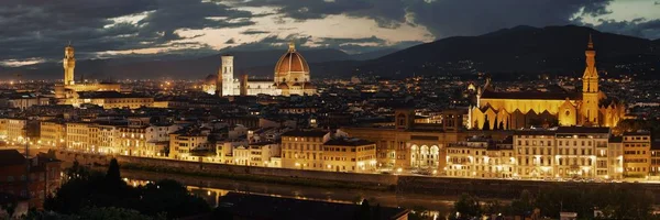 Florens katedral skyline Night Panorama — Stockfoto