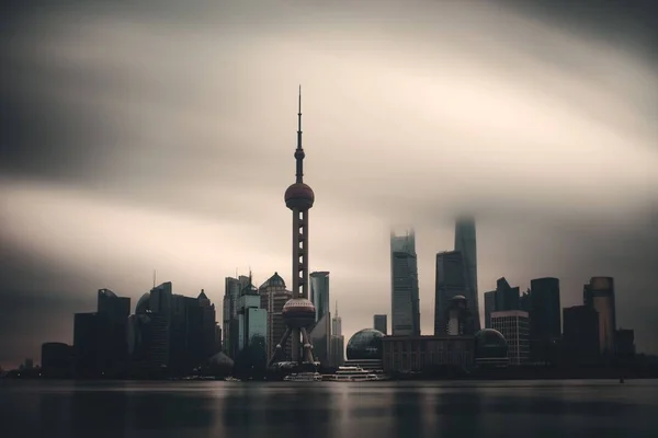 Shanghai panoramę miasta z zachmurzonym niebie — Zdjęcie stockowe