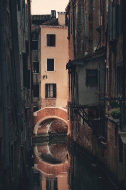 Venedik Kanal Köprüsü