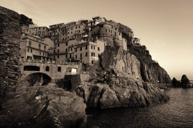 Manarola Cinque Terre siyah ve beyaz