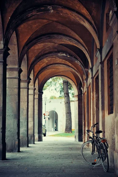 Lucca street bike chodba — Stock fotografie