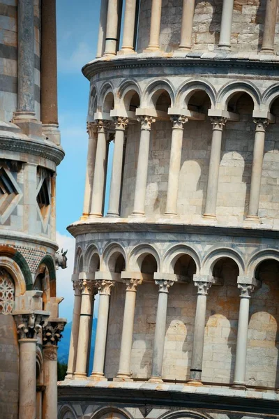 Torre inclinada Pisa primer plano catedral —  Fotos de Stock