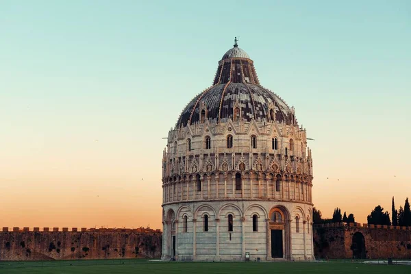 Pisa Piazza dei Miracoli gün doğumu — Stok fotoğraf