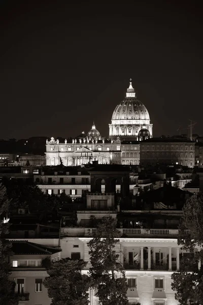 St Peters Basilica at night — Stock Photo, Image