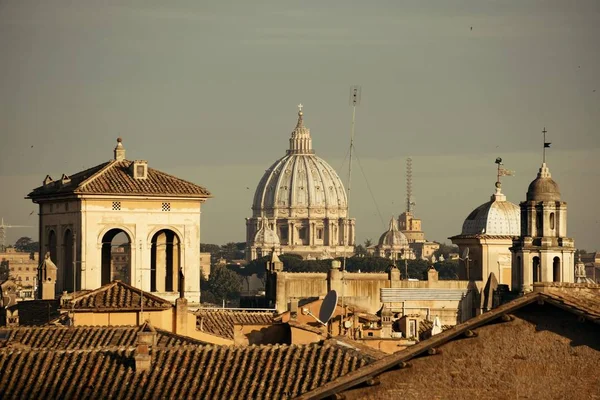 罗马的屋顶风景 — 图库照片