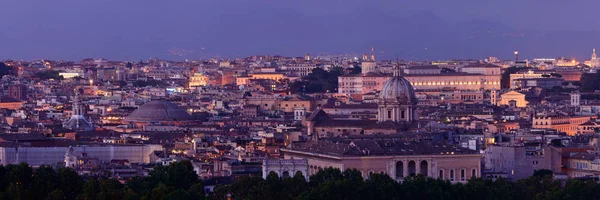 Vista nocturna del horizonte de Roma —  Fotos de Stock