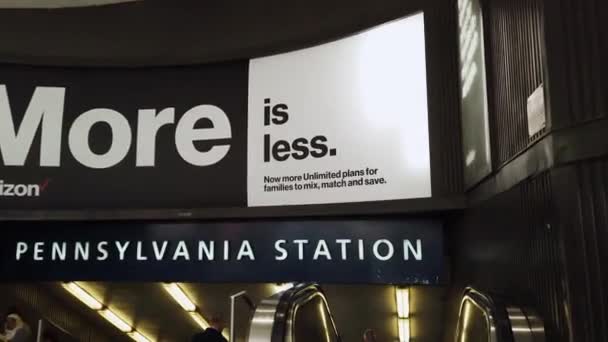 Nueva York City Septiembre 2019 Pennsylvania Station Interior Midtown Manhattan — Vídeo de stock