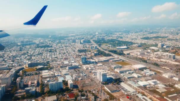 San Juan Aus Dem Flugzeug Bei Sonnigem Tag — Stockvideo