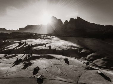 Kuzey İtalya 'da Dolomitler doğal pelerin