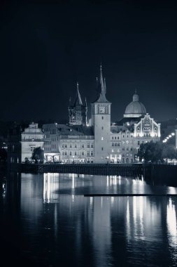 Çek Cumhuriyeti 'ndeki tarihi binalarla Prag şehri manzarası