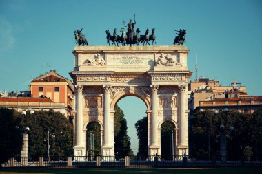 Barış Kemeri, veya İtalyanca Arco della Pace, Milano, İtalya.