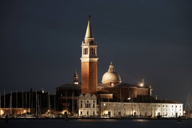İtalya, Venedik 'te gece San Giorgio Maggiore kilisesi.