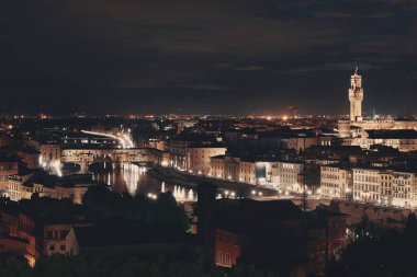 Geceleri Piazzale Michelangelo 'dan Floransa gökyüzü manzarası