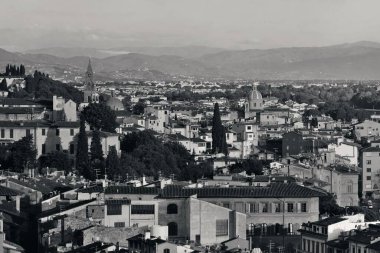 Floransa 'daki şehir silueti İtalya' nın çatı manzarası siyah beyaz