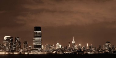 Kentsel mimarilerle New York 'ta gece vakti