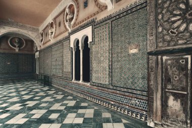 Casa de Pilatos iç mekan manzarası Sevilla, İspanya 'da güzel desenler ve dekorasyonla.