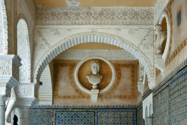 Casa de Pilatos iç mekan manzarası Sevilla, İspanya 'da güzel desenler ve dekorasyonla.