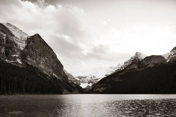 Banff Ulusal Parkı Kanada Louise Gölü — Stok fotoğraf