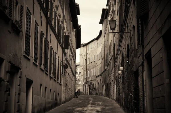 Θέα Στο Δρόμο Παλιά Κτίρια Στη Σιένα Ιταλία — Φωτογραφία Αρχείου