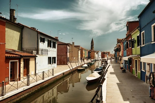 Burano Barevné Historické Budovy Kanál Benátky Itálie — Stock fotografie