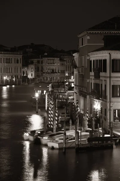 Vue Sur Canal Venise Nuit Avec Bâtiments Historiques Italie — Photo