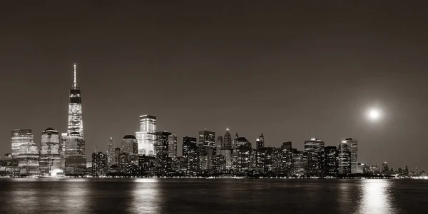 Nova York Noite Com Arquiteturas Urbanas Com Lua — Fotografia de Stock