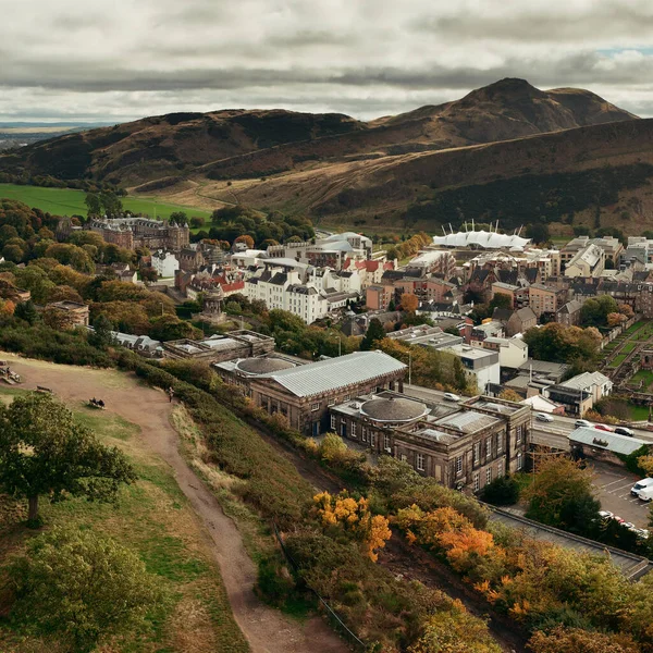 从卡尔顿山看爱丁堡市的天际线 联合王国 — 图库照片