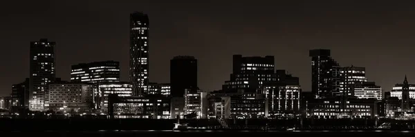 Liverpool Skyline Cityscape Noite Com Edifícios Inglaterra Reino Unido — Fotografia de Stock