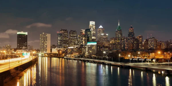 Skyline Filadelfia Por Noche Con Arquitectura Urbana — Foto de Stock