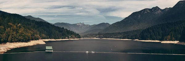 Zapora Vancouver Seymour Góry Lasem — Zdjęcie stockowe