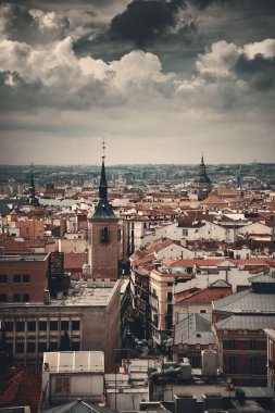 Madrid 'in İspanya' daki şehrin çatı manzarası.