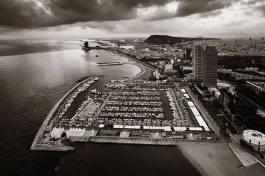 İspanya 'da Barselona' nın sahil manzarası.