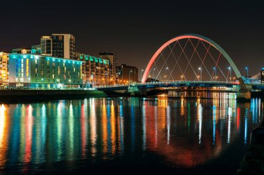 Glasgow şehri, İngiltere, İskoçya 'da gece deniz manzarası