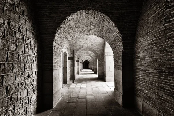 Gehweg Mit Bogenstruktur Festung Castell Montjuic Barcelona Spanien — Stockfoto