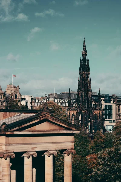 Scott Monument Und Nationalgalerien Edinburgh — Stockfoto