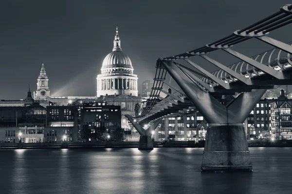 Millennium Bridge Katedra Pawła Nocy Londynie — Zdjęcie stockowe