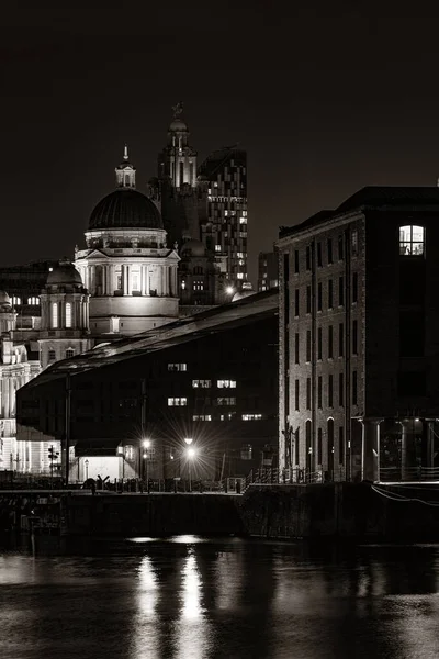 Three Graces Seen Royal Albert Dock Historical Buildings Reflection England — Stock fotografie