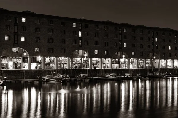 Royal Albert Dock Com Edifícios Históricos Inglaterra Reino Unido — Fotografia de Stock