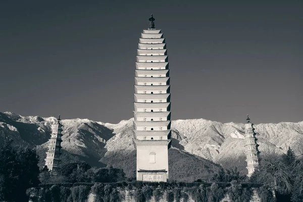 Древняя Пагода Старом Городе Дали Покрытой Снегом Горой Каншань Юньнань — стоковое фото