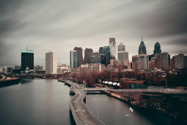 Philadelphia Városképe Városi Építészettel — Stock Fotó