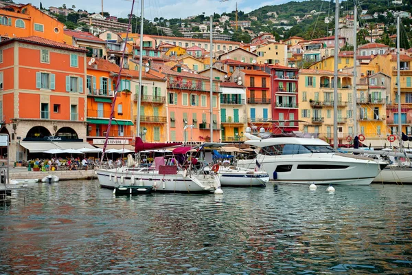 Yaz aylarında su ön tarafta Villefranche