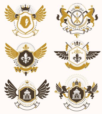 Lüks Heraldik vektör şablonları. Grafik elementler, kraliyet tacları, ortaçağ kaleleri, cephanelik ve dini haçlar kullanılarak yapılmış vektör sembolik blazon koleksiyonu.