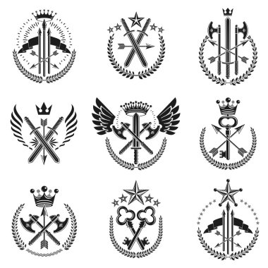 Vintage Silah Amblemleri ayarlandı. Vintage vektör tasarım elemanları koleksiyonu. Retro biçim etiketi, heraldry.
