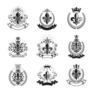 Lily çiçekler Royal sembolleri Amblemler ayarlayın. Hanedan arması dekoratif logoları vektör çizimler toplama izole.