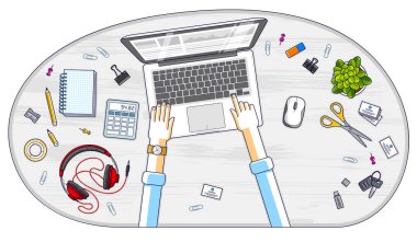 çalışma masası insan handsnd çeşitli ileti örneği işaretleri ile üstten görünüm 